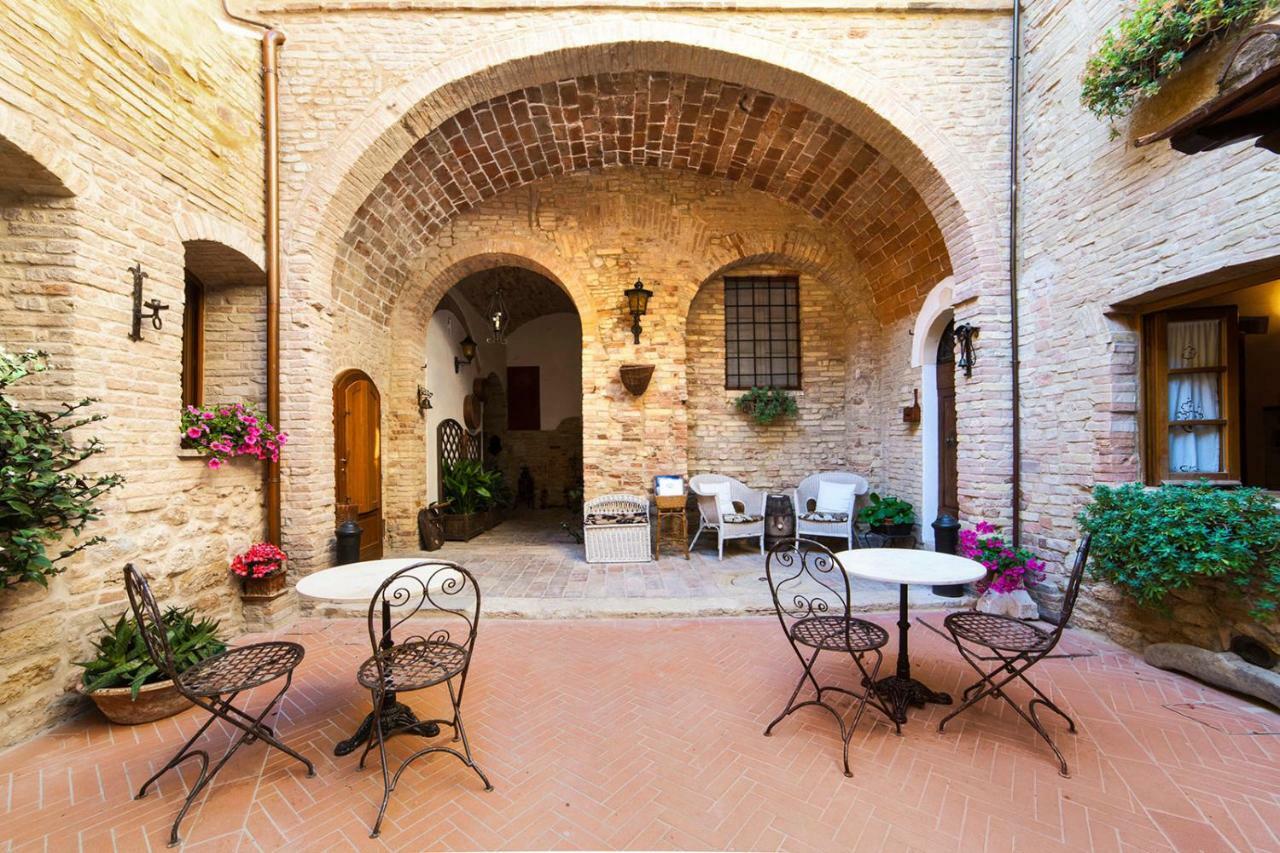 Residenza D'Epoca Palazzo Buonaccorsi Hotell San Gimignano Eksteriør bilde